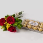 Arranjo de 3 Rosas Vermelhas e Chocolate